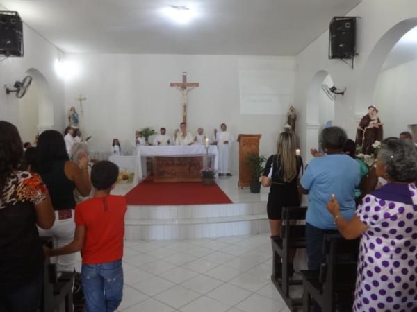 Procissão e missa marcam encerramento dos Festejos de Santo Antônio