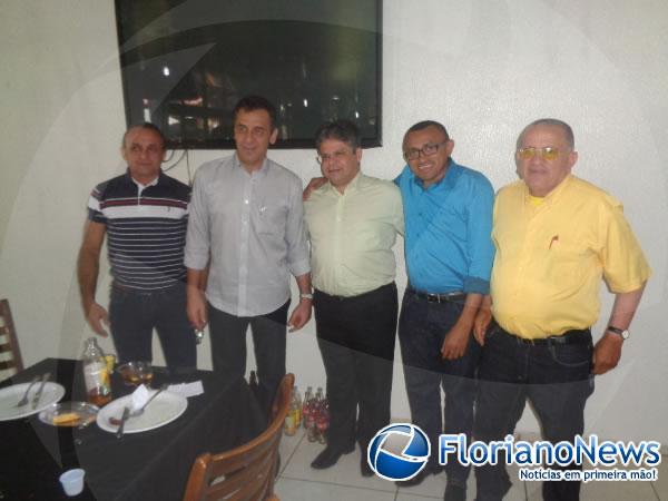 Vereador Fl&aacute;vio Henrique, Prefeito Gilberto J&uacute;nior, Deputado Gustavo Neiva, Vereador Carl&atilde;o e Rep&oacute;rter Amarelinho. (Imagem:FlorianoNews)