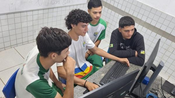 Estudantes da rede estadual de Boqueirão do Piauí criam robô capaz de adivinhar números