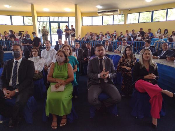 CMF faz entrega de t&iacute;tulos de cidadania no anivers&aacute;rio da cidade(Imagem:FlorianoNews)