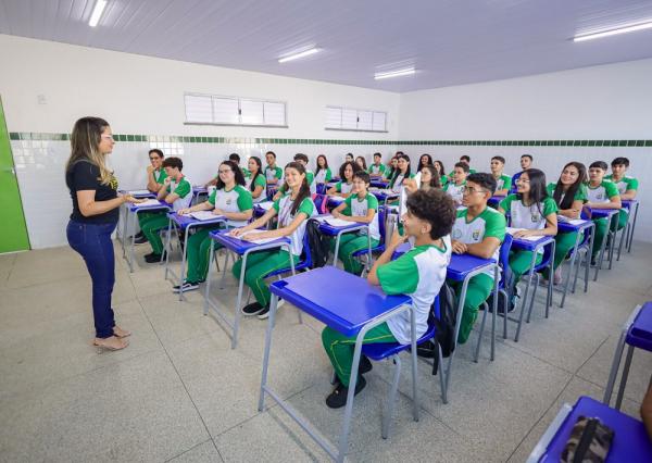 Seduc convoca professores para reforçar escolas de tempo integral com educação profissional