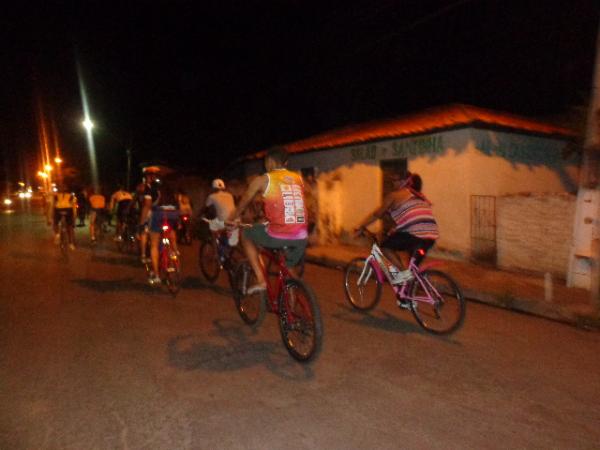 Associa&ccedil;&atilde;o dos Corredores do Sert&atilde;o realizou 1&ordm; passeio cicl&iacute;stico noturno.(Imagem:FlorianoNews)