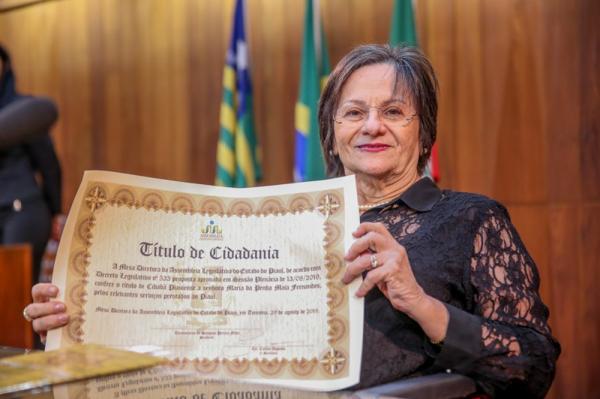 Maria da Penha recebe t&iacute;tulo de cidad&atilde; piauiense.(Imagem:Thiago Amaral/Alepi)