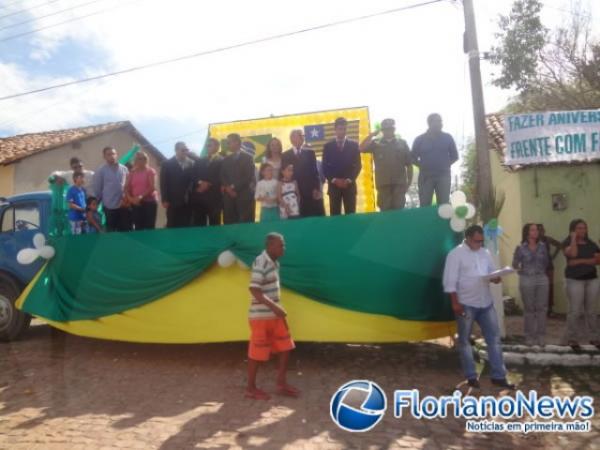 Cerim&ocirc;nia c&iacute;vica marca anivers&aacute;rio de S&atilde;o Francisco do Piau&iacute;.(Imagem:FlorianoNews)