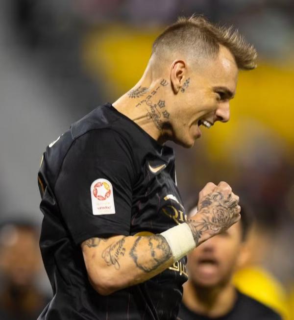 Flamengo debate contratação de Róger Guedes, mas atacante não é unanimidade no clube