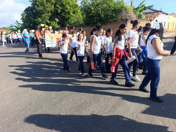 Prefeitura de Bar&atilde;o de Graja&uacute; realiza caminhada da campanha Fa&ccedil;a Bonito em combate ao abuso sexual infantil(Imagem:FlorianoNews)