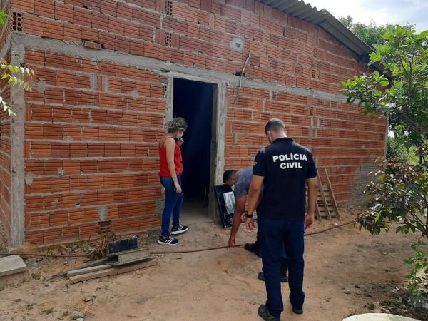 Mulher com bebê de quatro meses no colo é esfaqueada no interior do Piauí