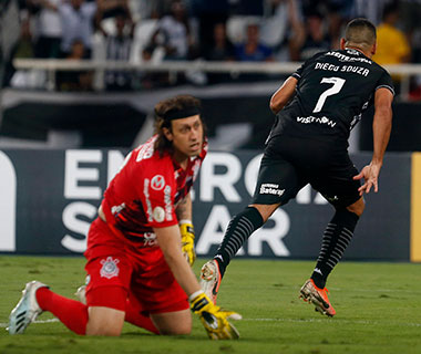 Botafogo vence, respira e faz Corinthians parar na tabela