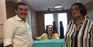 MDB contrata humorista para campanha de Beth Cuscuz