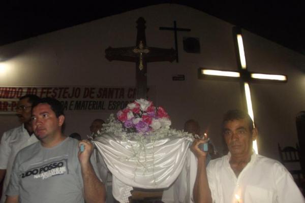 Prociss&atilde;o encerra festejo de Santa Cruz dos Milagres em Floriano.(Imagem:FlorianoNews)