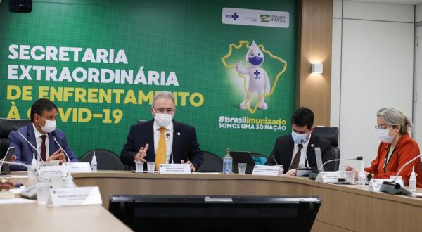 Governadores cobram orientações sobre antecipação da 2ª dose e vacinação de adolescentes