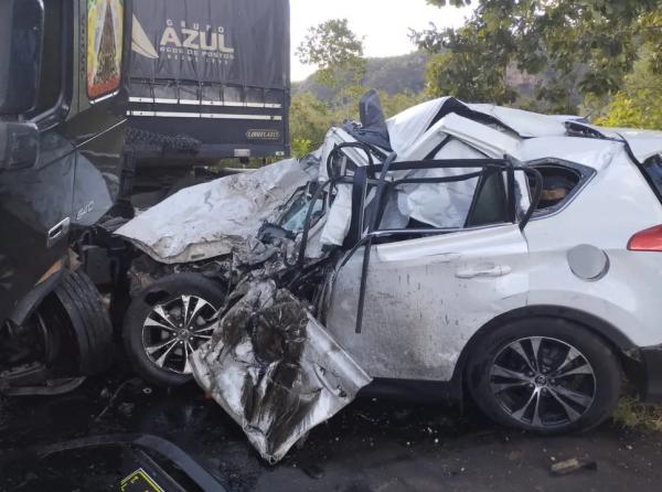 Mortos em acidente na BR-135 eram mãe e quatro filhos; carro da família colidiu com caminhão no PI