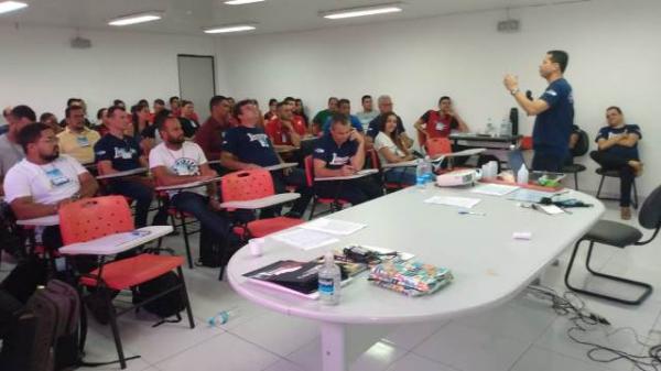 Cajueiro Motos de Floriano sedia treinamento para colaboradores