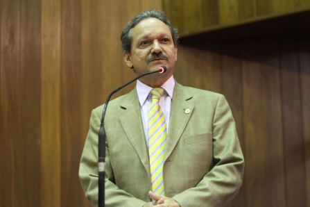 Wilson Brandão homenageia Herculano Moraes e Antônio Doca