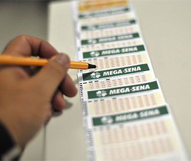 Mega-Sena acumula e deve pagar R$ 125 milhões