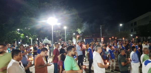 Prociss&atilde;o do Fogar&eacute;u emociona fi&eacute;is em Floriano com encena&ccedil;&atilde;o da pris&atilde;o de Jesus.(Imagem:Pascom)