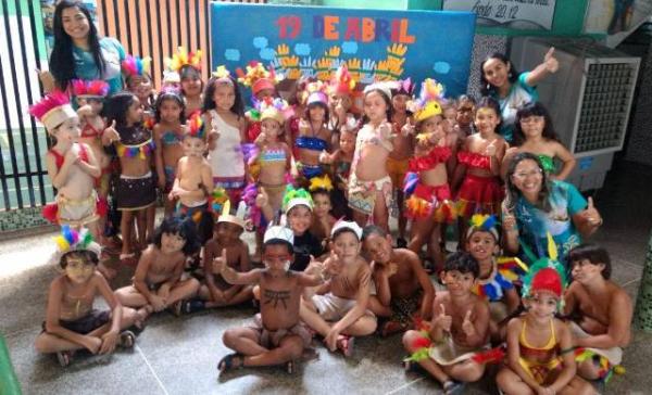 Alunos da Escola Pequeno Pr&iacute;ncipe celebram o Dia do &Iacute;ndio.(Imagem:EPP)