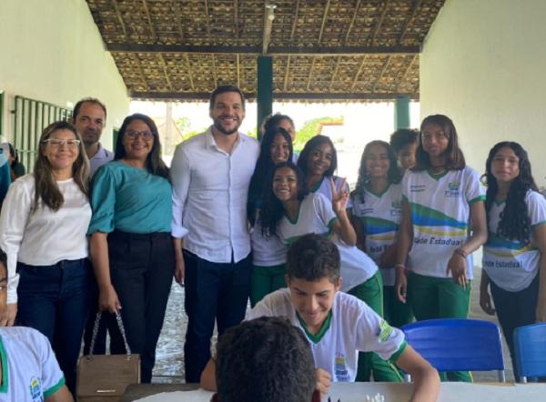 Secret&aacute;rio de Educa&ccedil;&atilde;o anuncia investimentos em escolas da 10&ordf; GRE(Imagem:Reprodu&ccedil;&atilde;o)