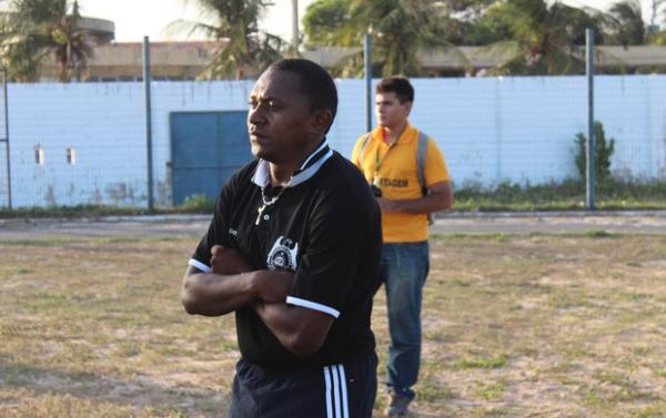 Vanin tem situa&ccedil;&atilde;o complicada ap&oacute;s empate com Piau&iacute;. Reuni&atilde;o deve definir destino do treinador no comando do Cori-Sabb&aacute; na temporada 2013. Silvio Lemos deve ser o substituto.(Imagem:Wenner Tito)