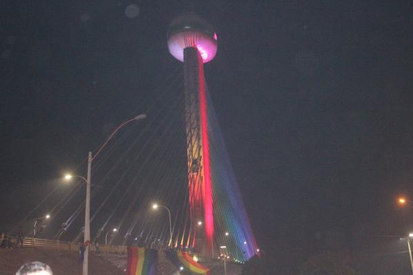 Ponte Estaiada terá cores do arco-íris pelo Dia Nacional de Combate à Homofobia e Transfobia