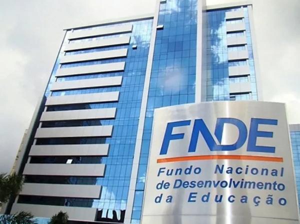 FNDE abre inscrições para 78 vagas e salário de R$ 6,1 mil