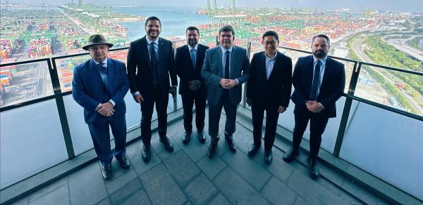 Rafael Fonteles conhece Porto de Singapura e discute parcerias para operação do Porto Piauí