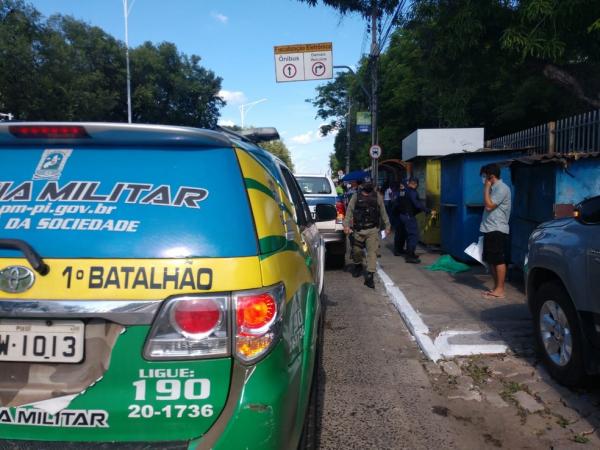 Mulher morre eletrocutada ao tocar em quiosque energizado no Centro de Teresina