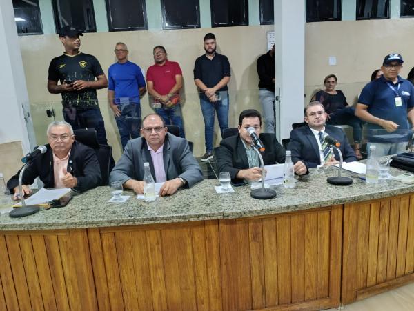  Rejei&ccedil;&atilde;o do Bolsa Esperan&ccedil;a na C&acirc;mara Municipal de Bar&atilde;o de Graja&uacute; gera revolta popular(Imagem:FlorianoNews)