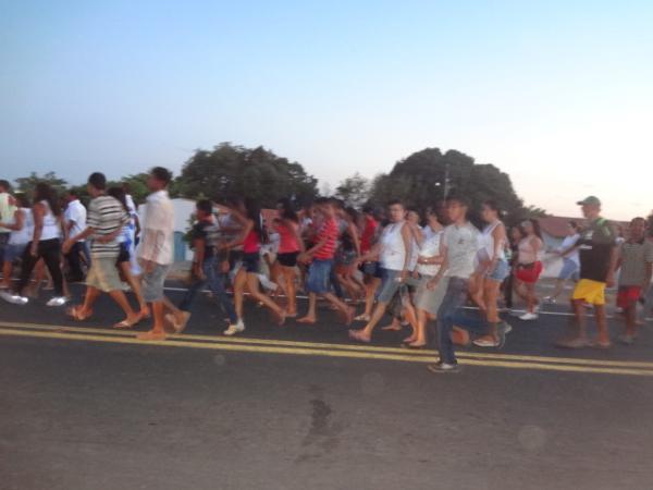 Gleydson Resende vai a igreja agradecer pela vit&oacute;ria em Bar&atilde;o de Graja&uacute;(Imagem:FlorianoNews)