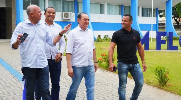  Warton Lacerda, presidente do Altos, se encontra com prefeito de Floriano.(Imagem:Lu&iacute;s J&uacute;nior )