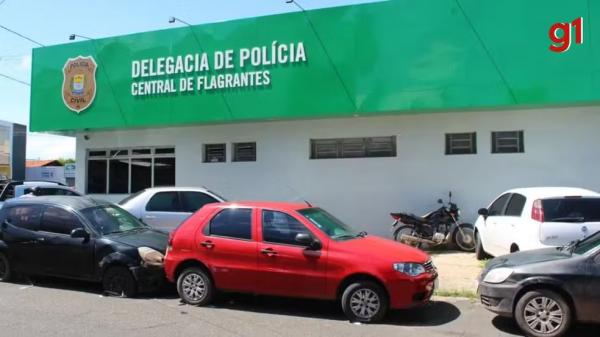 Adolescentes com faca pulam muro, rendem funcionária e fazem arrastão em casa no Piauí