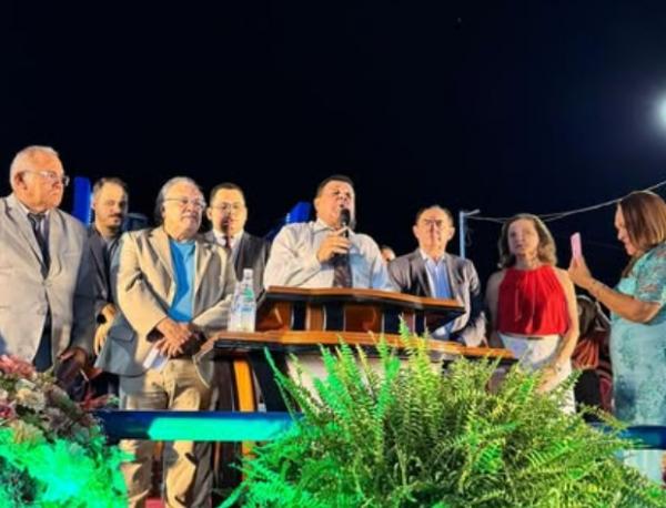 Dia da B&iacute;blia &eacute; celebrado com culto festivo e show de Oz&eacute;ias de Paula em Floriano. (Imagem:Reprodu&ccedil;&atilde;o/Instagram)