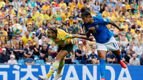 Cristiane acerta linda cabe&ccedil;ada e marca no jogo Brasil x Austr&aacute;lia. (Imagem:Reuters)