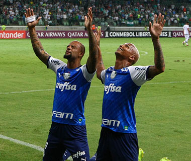 Com gol de Deyverson, Palmeiras passa fácil pelo Melgar na Libertadores