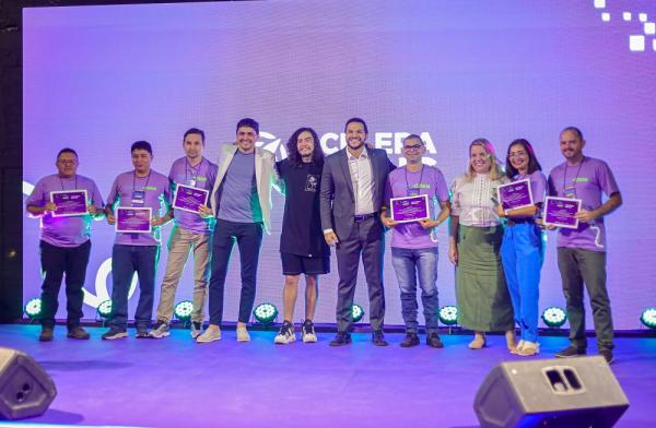 1ª Feira de Robótica Seduc + Tron celebra a inclusão da disciplina nas escolas e premia professores