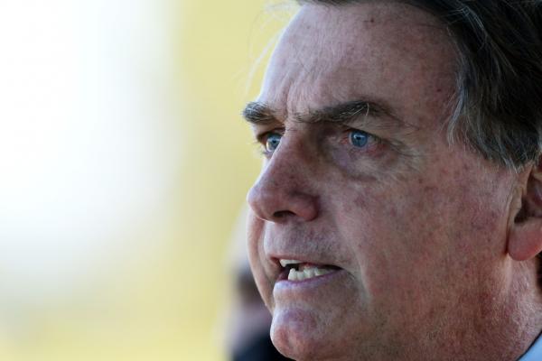 "Tudo aponta para uma crise", diz Bolsonaro ao citar reportagens sobre decisões do Judiciário a res