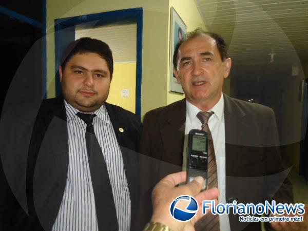 Andr&eacute; Melo (PT) e Ant&ocirc;nio Reis Neto (PSDC).(Imagem:FlorianoNews)