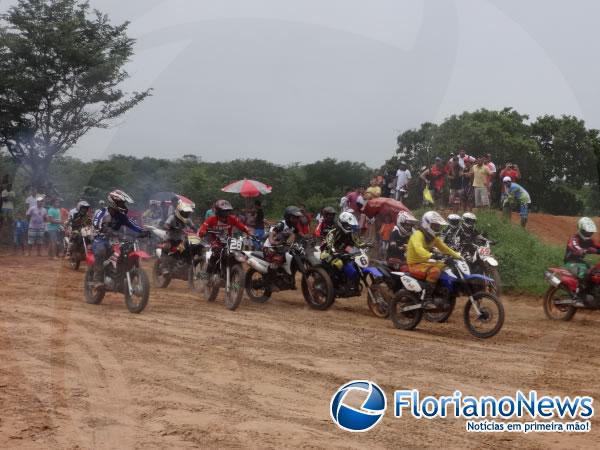 Emo&ccedil;&atilde;o em duas rodas e muita adrenalina marcaram o I Motocross Arena Show de Floriano.(Imagem:FlorianoNews)
