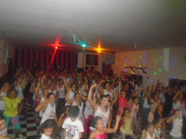 Escola Pequeno Pr&iacute;ncipe comemoram Dia das M&atilde;es com momento fitness.(Imagem:FlorianoNews)