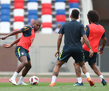 Seleção brasileira faz último treino em Sochi sem Paulinho