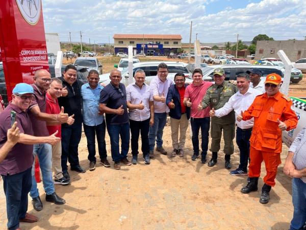 Corpo de Bombeiros entrega novo quartel em Oeiras