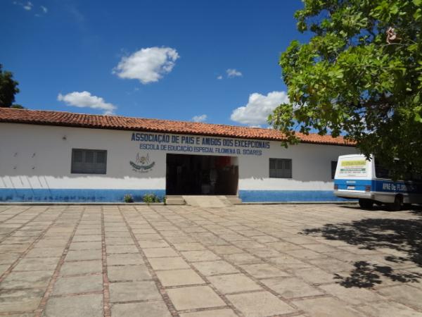 CEIR M&oacute;vel realiza atendimento em Floriano.(Imagem:FlorianoNews)