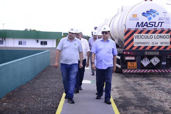 Presidente da FIEPI Zé Filho visita indústrias em Floriano