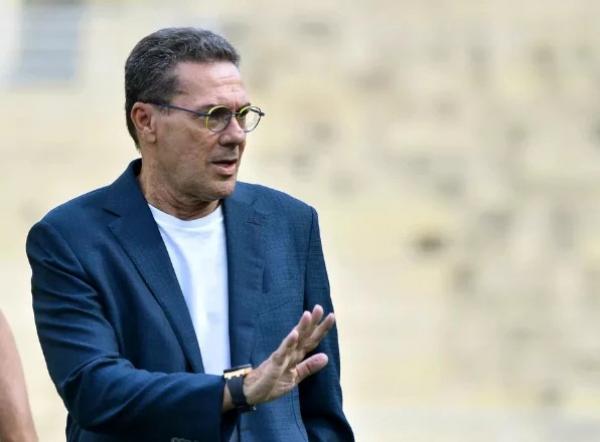 Luxemburgo deve ser anunciado ainda nesta segunda no Corinthians
