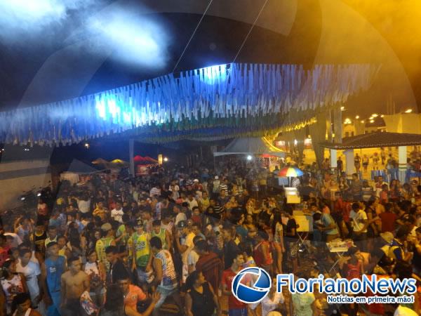 Fl&aacute;vio Maranh&atilde;o e Os Meninos de Bar&atilde;o animaram os foli&otilde;es no segundo dia de carnaval em Bar&atilde;o de Graja&uacute;.(Imagem:FlorianoNews)