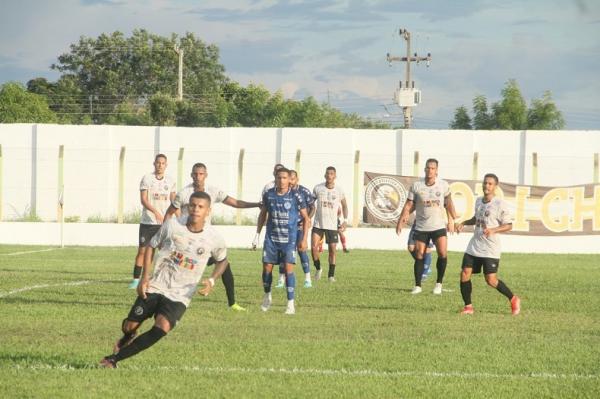 CoriSabbá sai na frente, mas com Parnahyba garante empate em Floriano