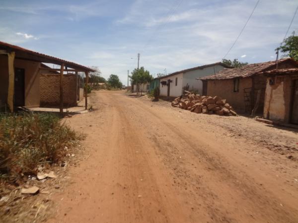 Moradores reivindicam melhorias no bairro Cajueiro II