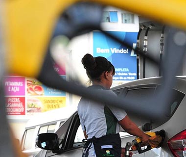 ANP fará consulta pública sobre reajustes de preços de combustíveis
