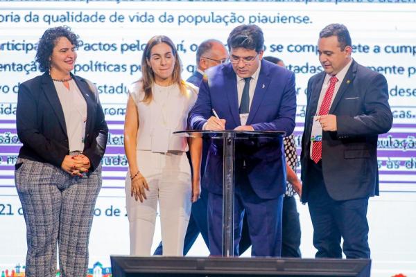 Rafael Fonteles assina Pactos pelo Piauí com mais de 200 municípios para fortalecimento de política