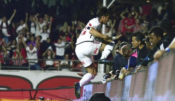 S&atilde;o Paulo x Santos, Alexandre Pato comemora gol.(Imagem: Marcos Ribolli)